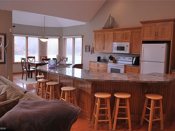 4th image of 122 Southaven Ln
