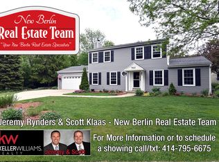 15825 W Heatherly Dr, New Berlin, WI