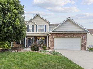 2703 Geneva Lake Dr, Shiloh, IL 62221