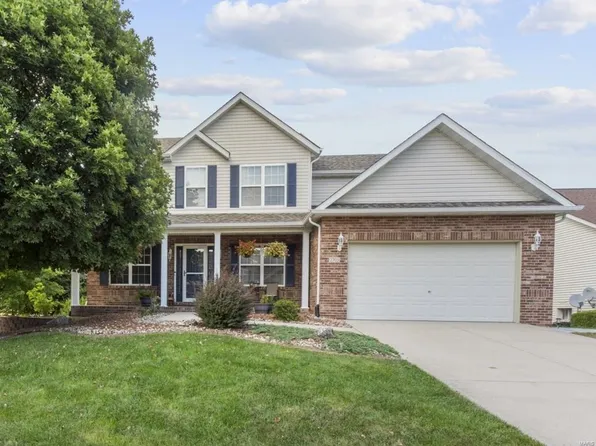 2703 Geneva Lake Dr, Shiloh, IL 62221