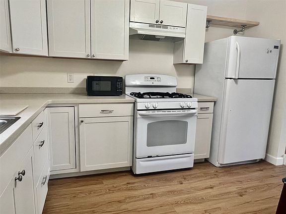 4th image of 337 E 37th St