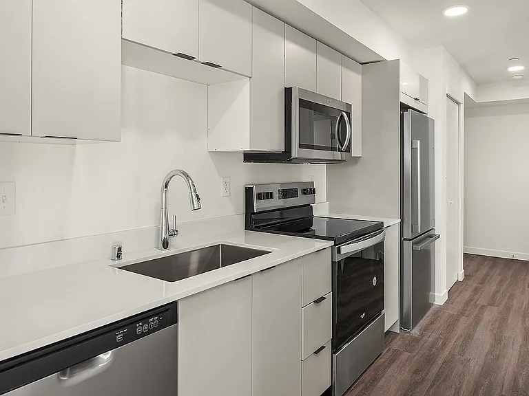 Traditional 1 Bedroom kitchen image - 401