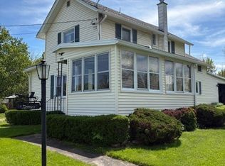 9748 Watson Ave, Middleport, NY 14105