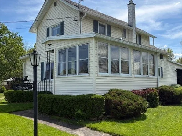 9748 Watson Ave, Middleport, NY 14105