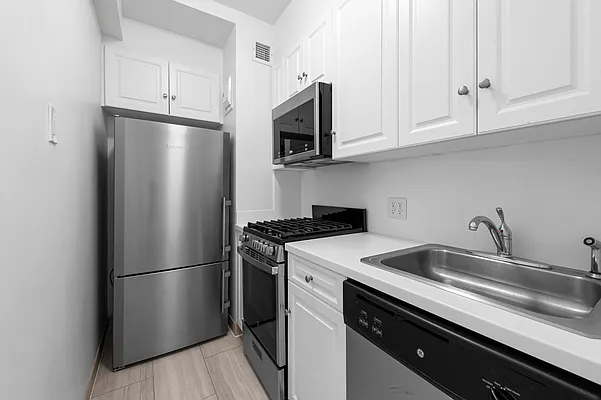 Rented by Rudin Management Company, Inc. | media 16