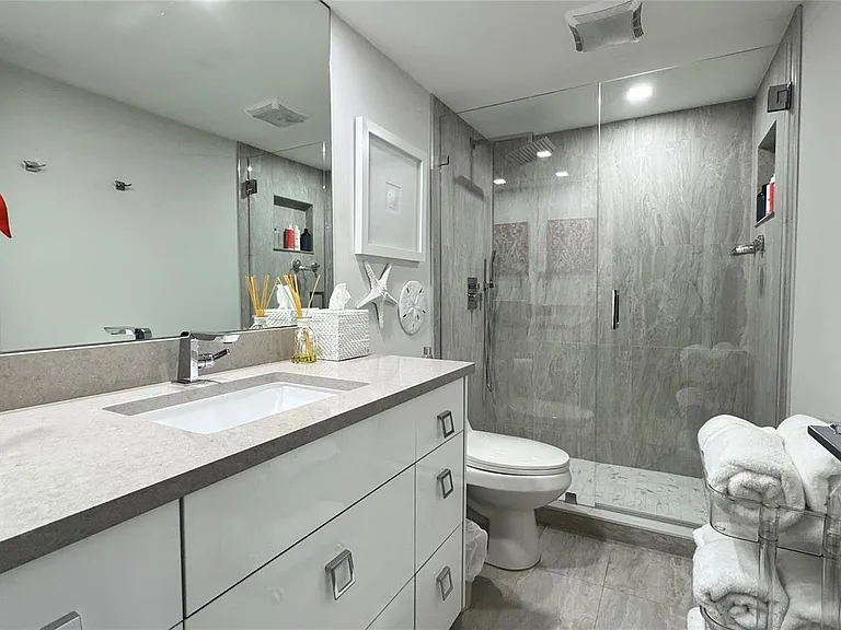5100 N Ocean Blvd #313 — Photo 12
