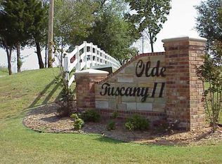 9400 Olde Tuscany Rd, Oklahoma City, OK 73169