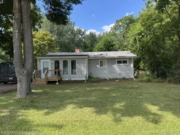 46026 Traskos St, Belleville, MI 48111