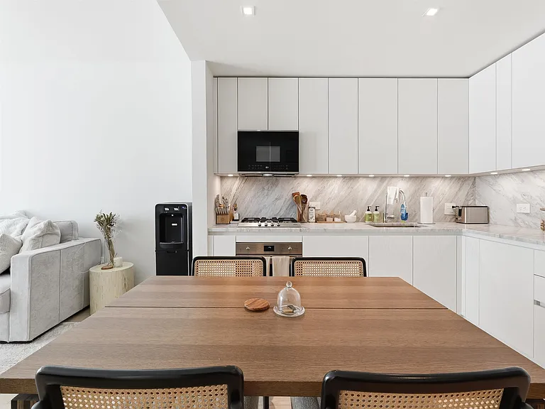 144 1st St #5H — Photo 6