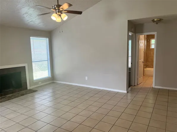 7826 Hillbarn Drive, Houston, TX 77040