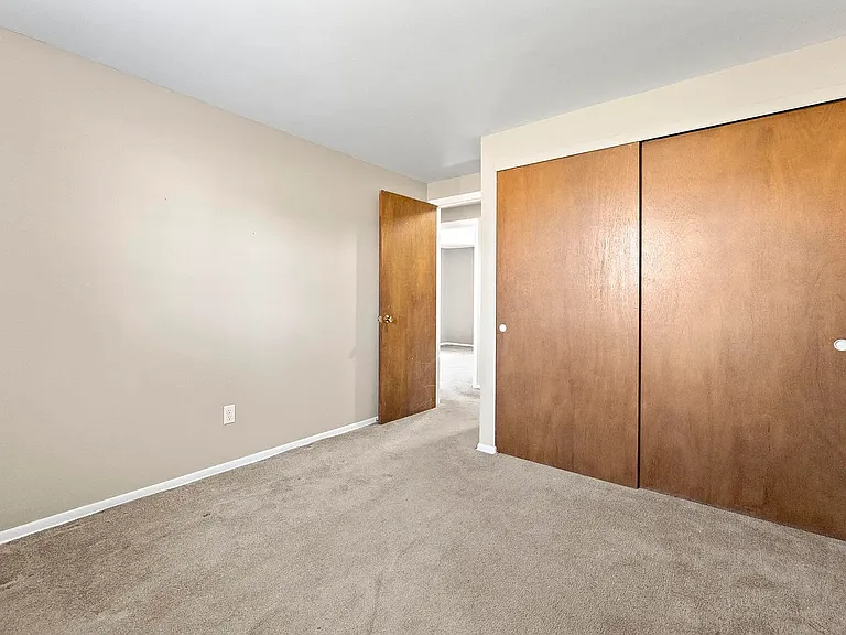 603 E Warfield St — Photo 17