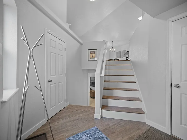 4511 E 15th Ave — Photo 9