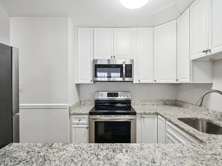 7907 Timarand Ct — Photo 14