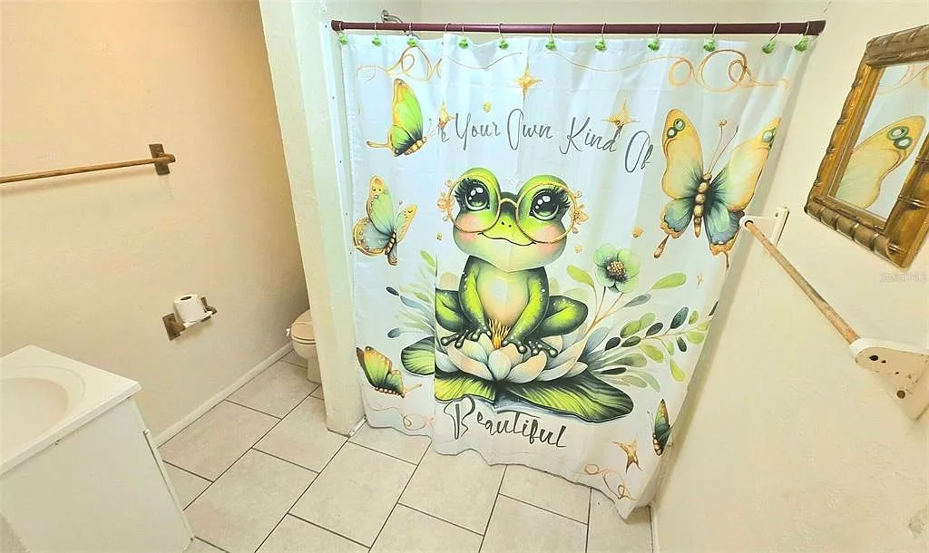 Studio, 1.0 bath, 300 sqft, $900 — Photo 3