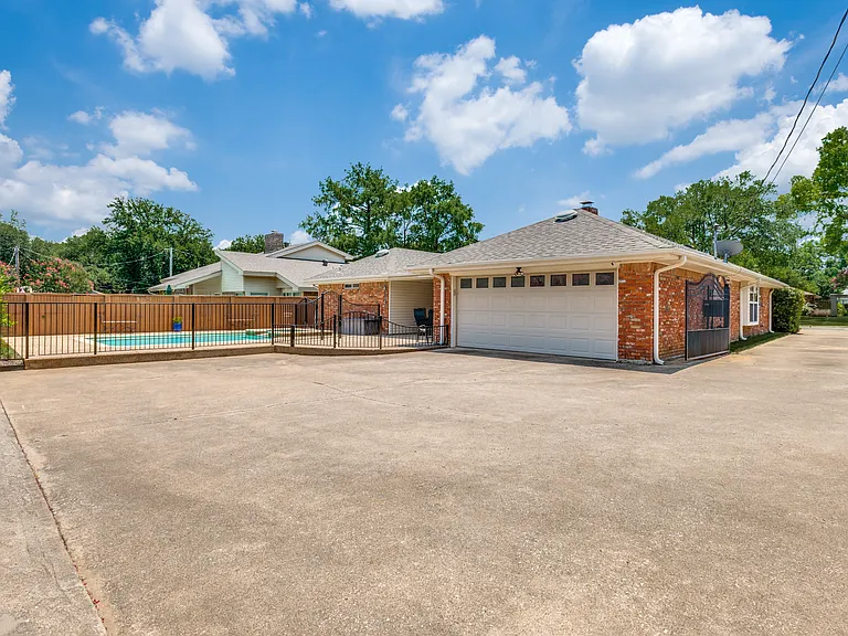 1005 De Pauw Dr — Photo 25
