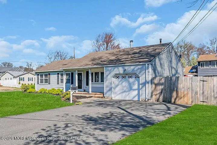 19 Bradley Ave — Photo 27