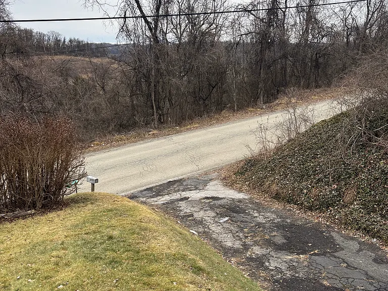 715 Grant Avenue Ext — Photo 2