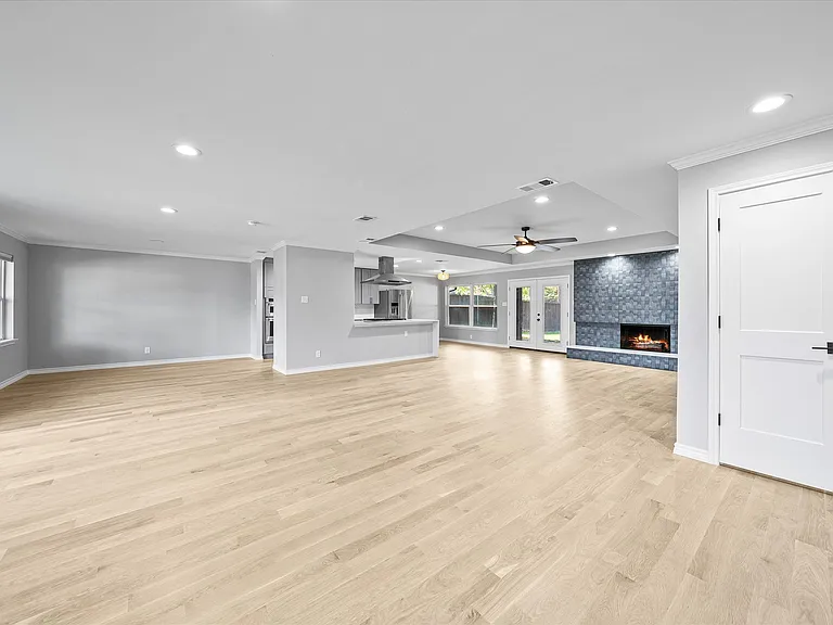 12408 Cedar Bend Dr — Photo 4