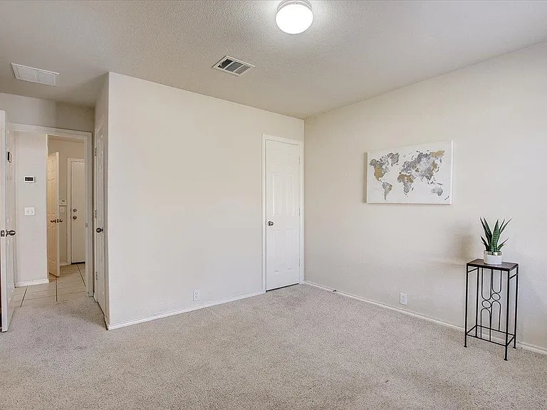 537 Golden Creek Dr — Photo 20