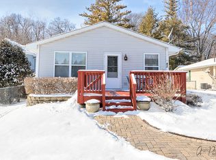 42 S Hickory Ave, Fox Lake, IL 60020