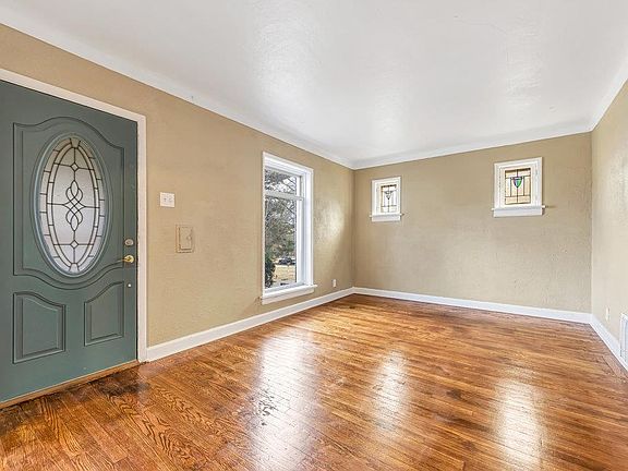 5th image of 7608 Lynn Ave