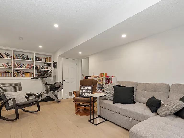 145 Shirley Ave — Photo 38