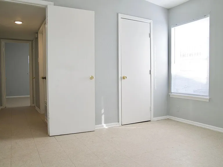 211 Westoak Rd #2 — Photo 6