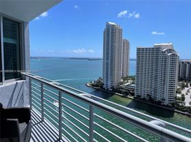 325 Biscayne Blvd