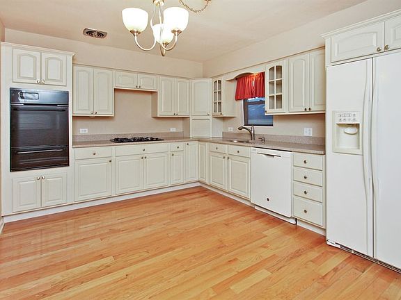 2nd image of 12969 W Glen Flora Ave