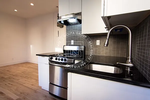 Rented by Nolita Group | media 13