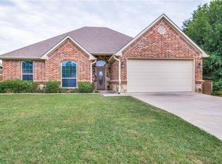 60 Cedar Bayou Cir, Pottsboro, TX 75076
