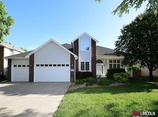 8341 Katrina Ln, Lincoln, NE 68512