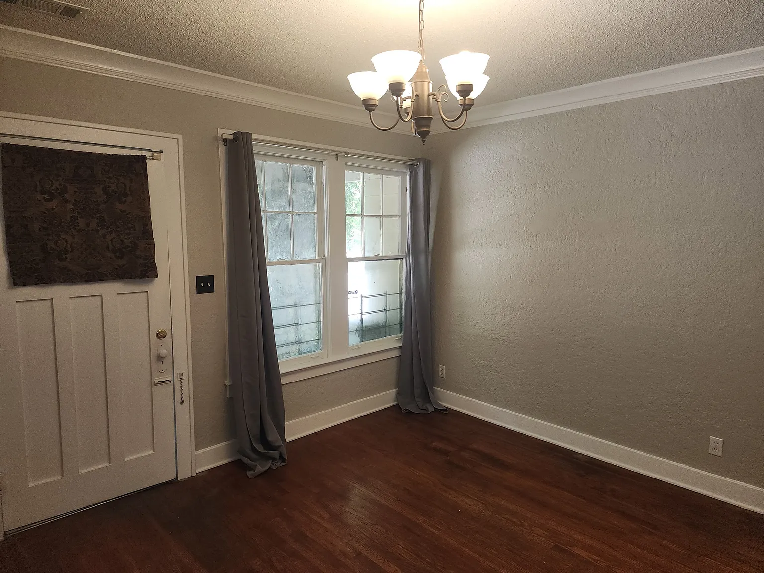 3 bed, 1100 sqft, $1,750 — Photo 2