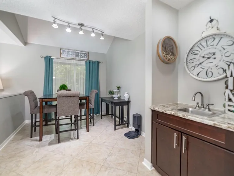 2906 Pine Club Dr — Photo 15