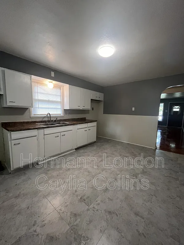 8708 Granada Pl photo 1
