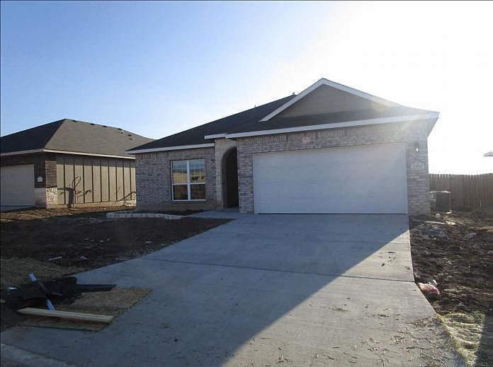1st image of 1339 Lakeway Xing