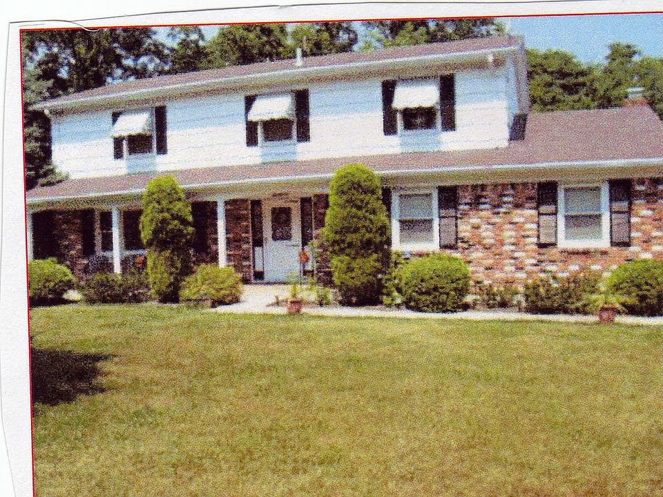 1st image of 12 Ravenna Dr
