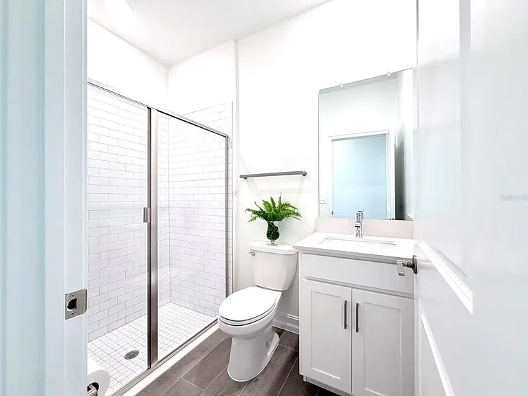1307 Broward Dr — Photo 18