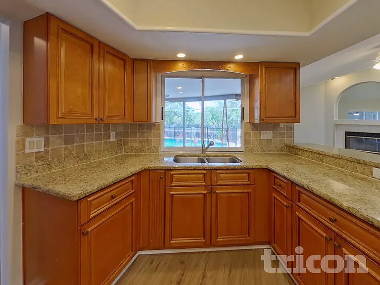 1559 McAuliffe Ln — Photo 9