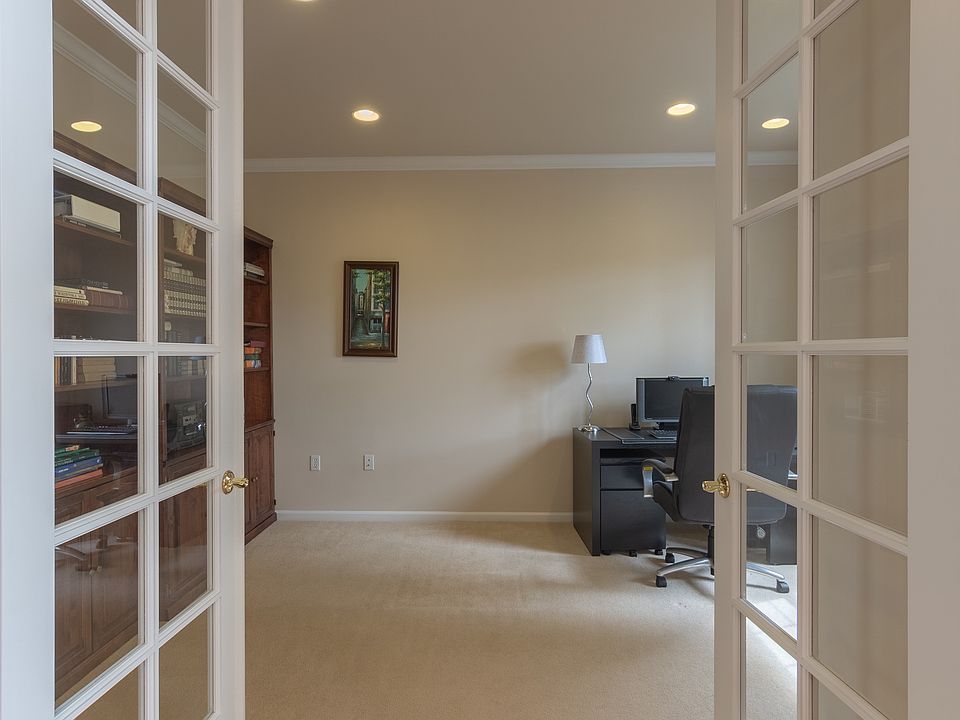 1st image of 50110 Tottenham Ct #20