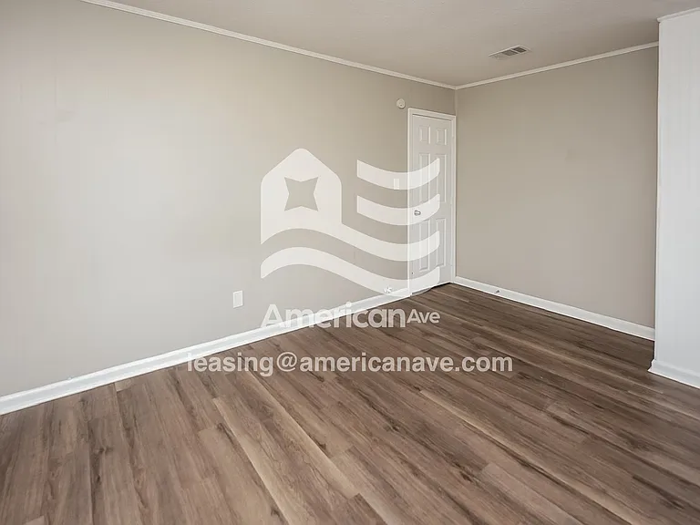 1768477_012_bedroom_14249825.jpg