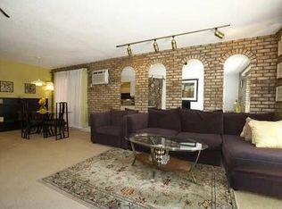 6732 W 64th Pl #1B, Chicago, IL