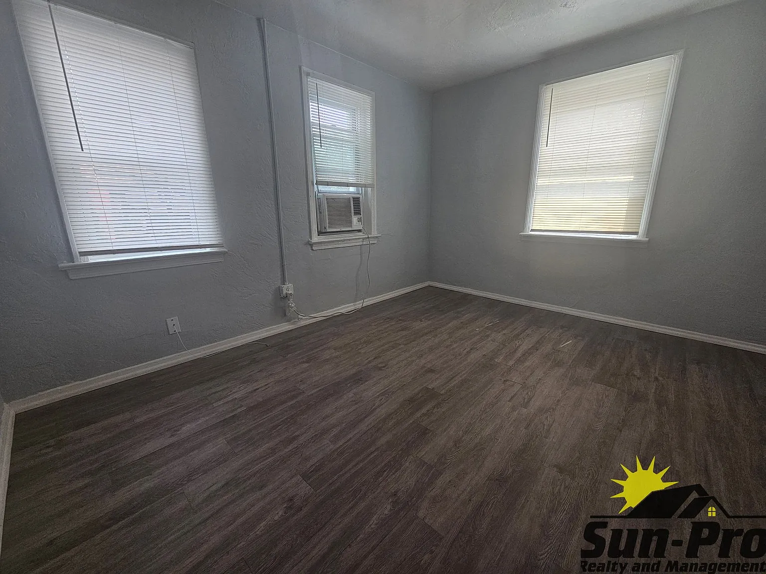 1 bed, 1.0 bath, $950 — Photo 4