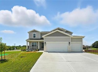 1937 SW Hightown Dr, Lees Summit, MO 64082