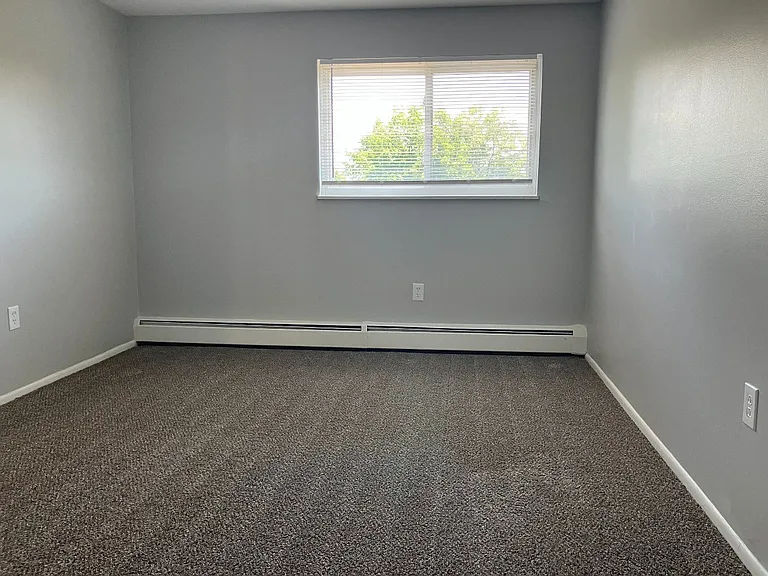 Valley York Apartments — Photo 40