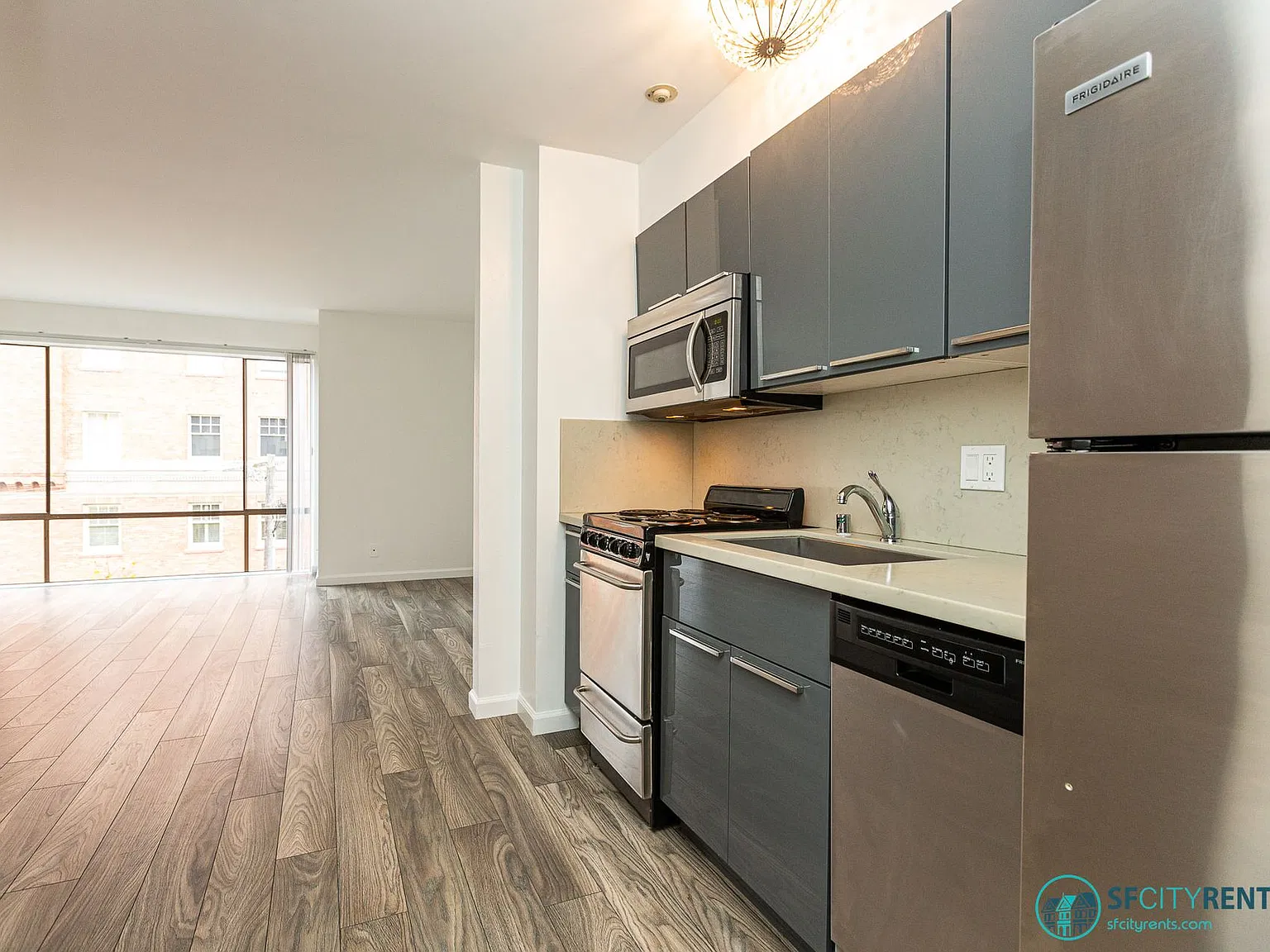 Pacific Heights: Newly Remodeled Studio Located One Block from Fillmore with Laundry Onsite & Opt... — Photo 1