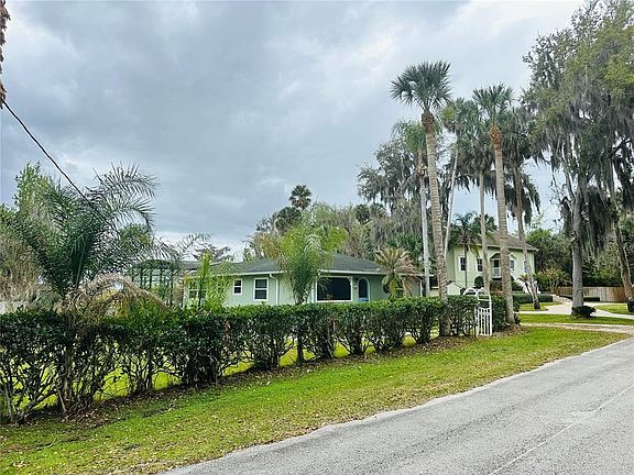 3rd image of 357 Magnolia Pl