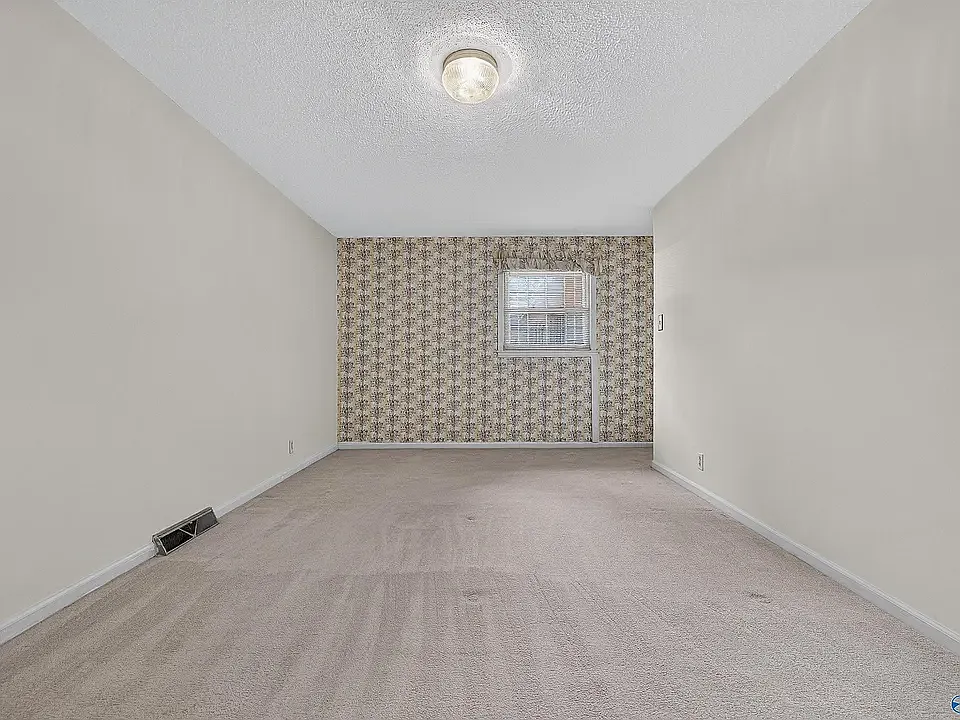 3 bed, 1500 sqft, $1,300 — Photo 3