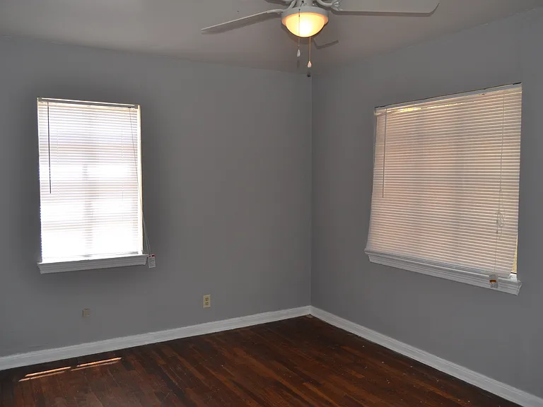 709 Northside Dr — Photo 8