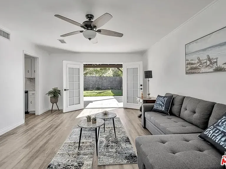 28040 Ermine Pl — Photo 10
